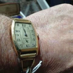 Vintage 1930s mens solid 18ct gold watch price 750.00