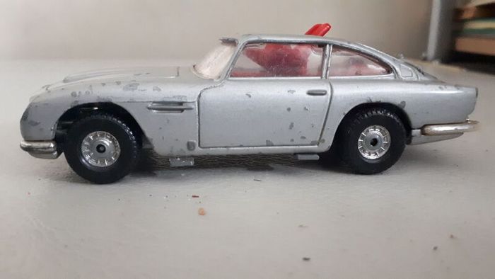 corgi aston Martin