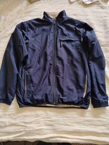 Cutter and Buck unisex warm lined golf long sleeve top three pockets in very good condition size small see last three photos for exact measurements FREE STANDARD POSTAGE INCLUDED