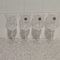Royal Doulton wine glasses. Set of 4.