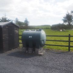 Oil tank