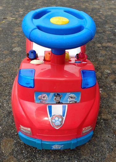 Paw Patrol Rescue Ride On Car (used).