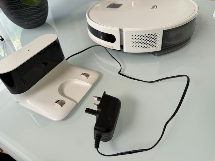 Beko Vrr60314vw Robot Vacuum Cleaner  Like New