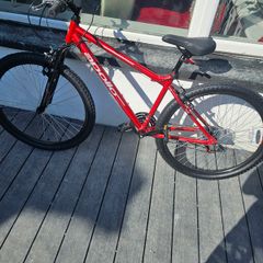 Brand new 17" (Medium) Red bike with accessories