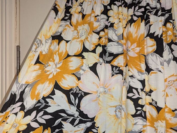 Gorgeous Noemie floral floor sweeping maxi skirt