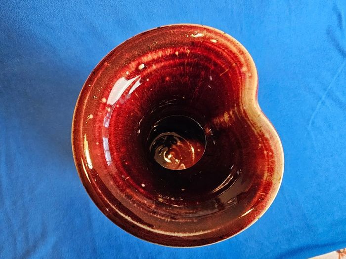 Beautiful Stately Colm De Ris Vase