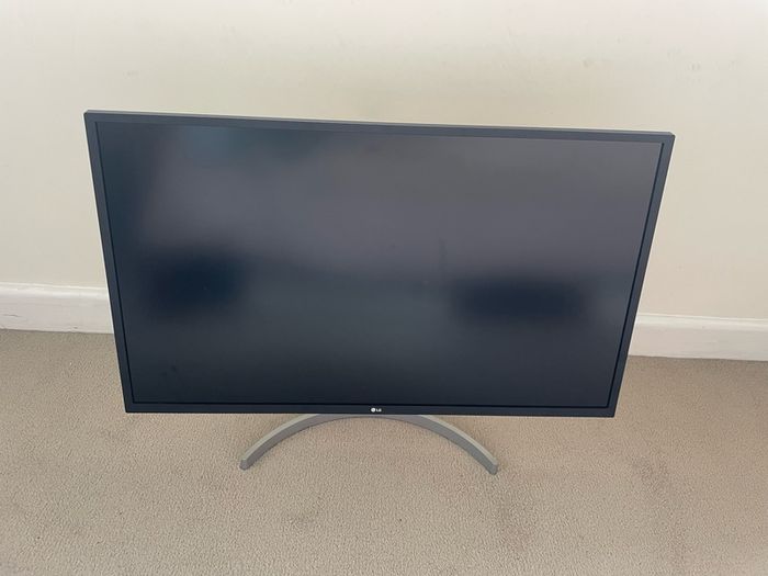 LG UHD Monitor 4k