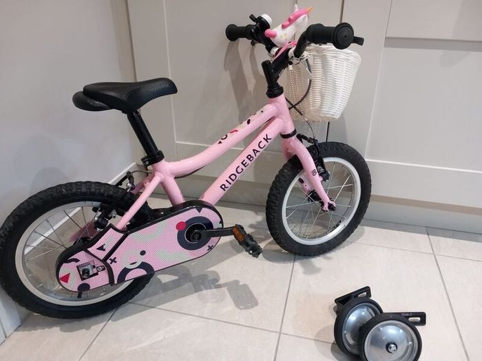 Ridgeback girls bike in great condition