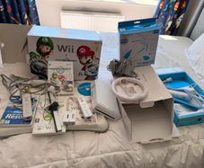 Nintendo Wii Bundle + Games + Accessories + Original Box