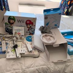 Nintendo Wii Bundle + Games + Accessories + Original Box