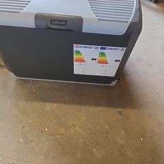 halfords cool box 12v and Mains