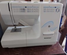SilverCrest Household Sewing Machine Model SNM 33 A1  022VG50201, in like new condition