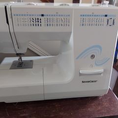 SilverCrest Household Sewing Machine Model SNM 33 A1  022VG50201, in like new condition