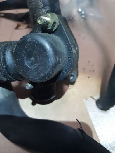 VW  Skoda Audi Genuine 1.9 TDI Thermostat Housing In Good Used Condition