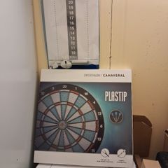 magnetic dart board
