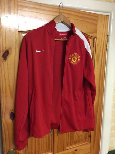 Manchester United Tracksuit Top Size Medium