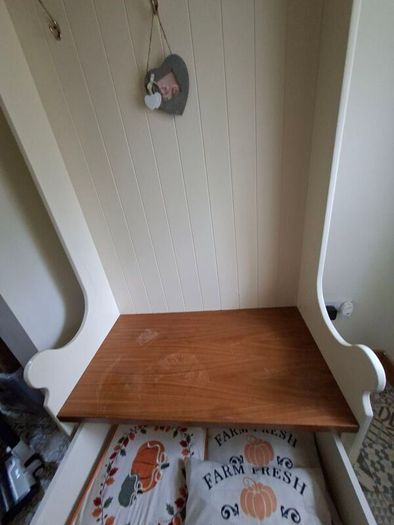 Beautifull Hallway  Dresser