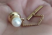 Vintage tie clip with pearl.