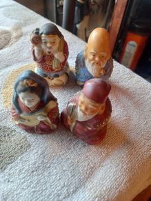 4 Japanese  figurines
