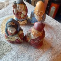 4 Japanese  figurines