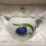 Tea Pot , sugar, milk jug and salt & pepper set. Image 10