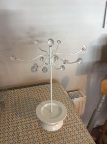 jewellery holder