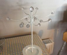 jewellery holder