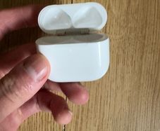 airpods 4th gen case only
