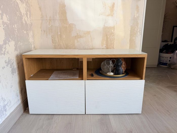 Tv stand