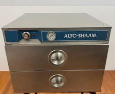 Heated holding cabinet