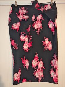Amazing floral skirt with bow feature at front