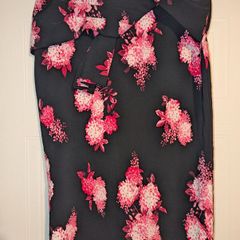 Amazing floral skirt with bow feature at front