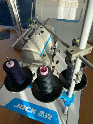 Jack E4 Overlock machine