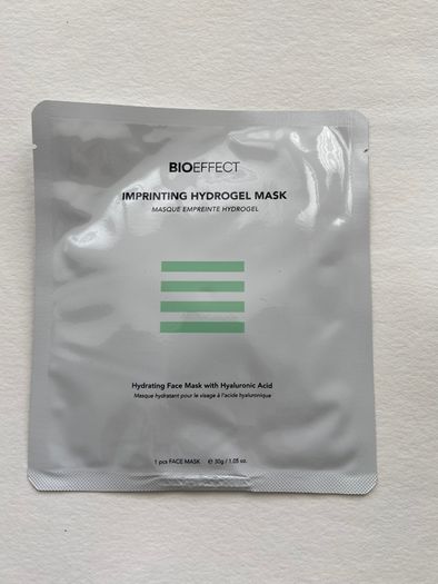 Bioeffect imprinting hydrogel mask