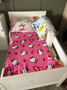 white toddler bed