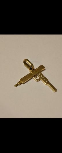 18K Gold Pendant