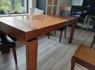 Extendable Dining Table