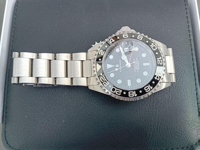 Steinhart GMT ocean one premium Mans Automatic watch