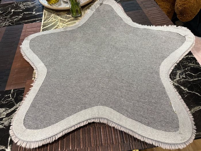 Star shape kids rug D80cm