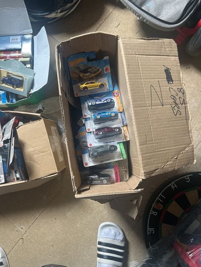 Hot wheels/Corgi/ledo cars
