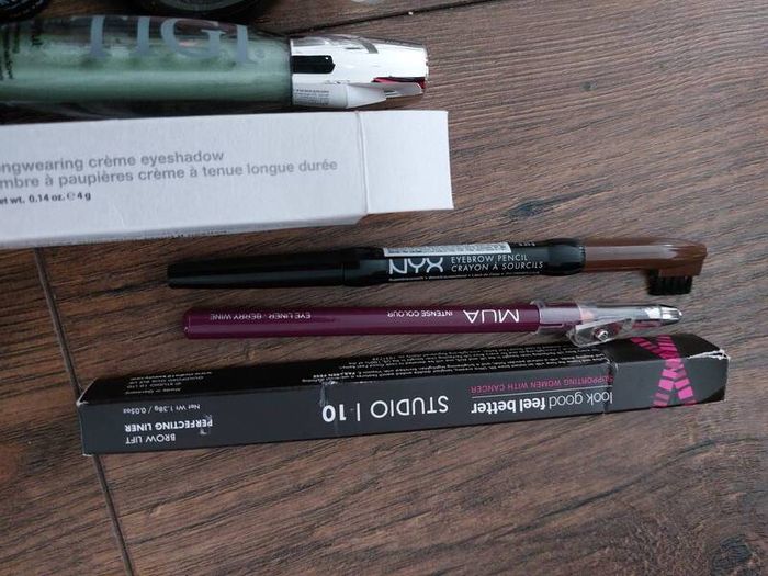 Makeup bundle