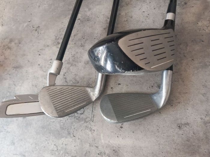 Kids golf set. Right handed clubs