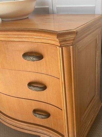 Large American Lexington bow front chest of drawers