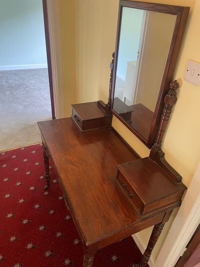 Antique-Style Wooden Dressing Table / Vanity with Mirror