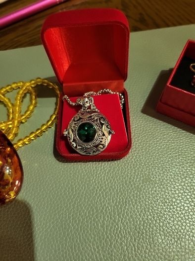 Collection of necklaces 10e each