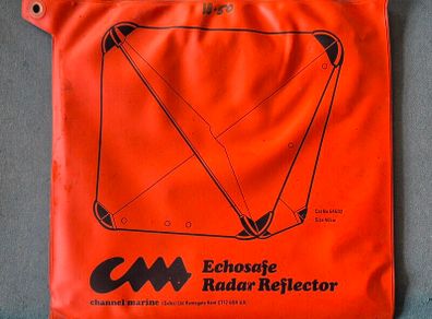 Sailing radar reflector