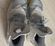 Basketball shoes