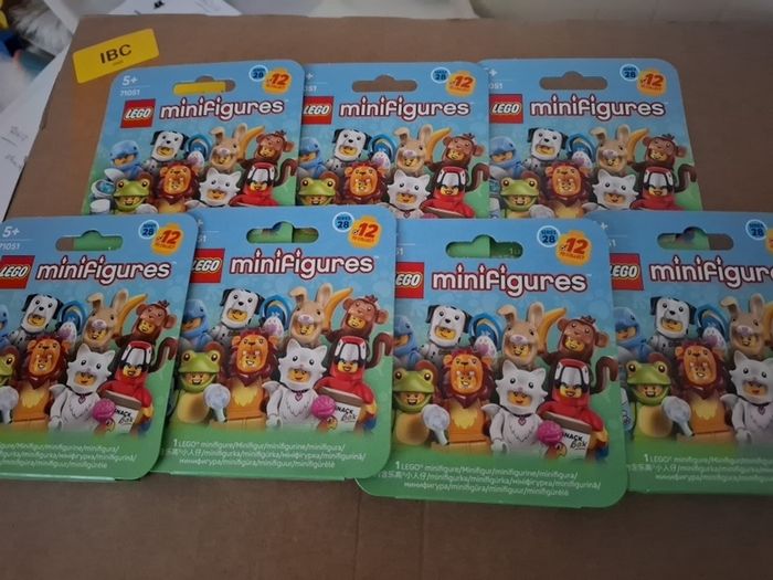 lego series 28  minifigures x7 blind boxes