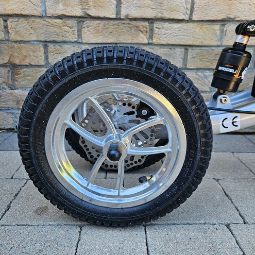 Knee scooter