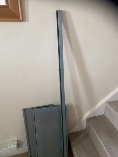 Four shelf unit needs screws